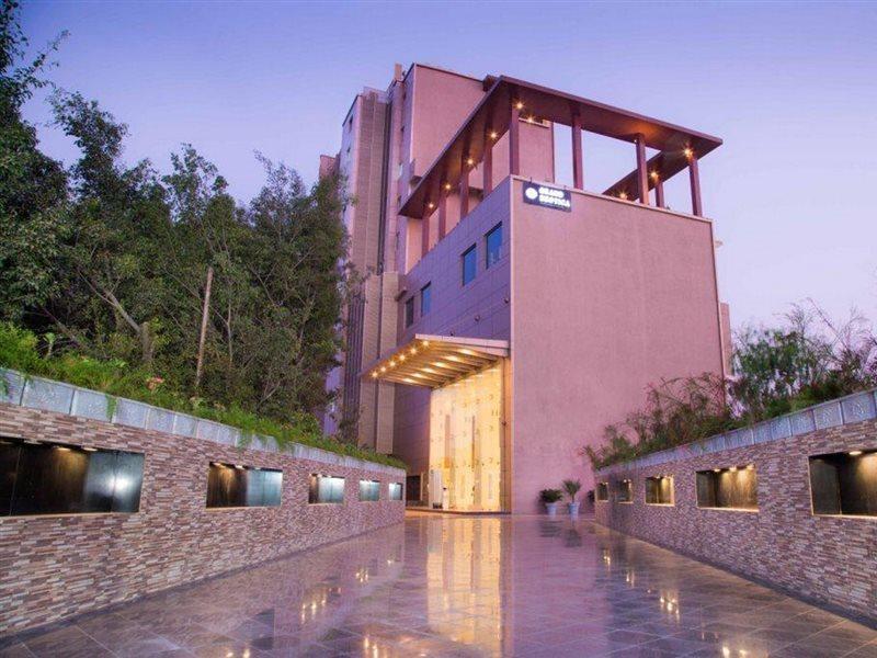 Regenta Central Grand Exotica Pimpri-Chinchwad Eksteriør billede