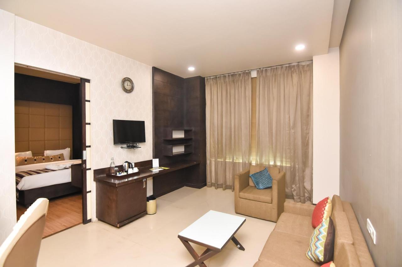 Regenta Central Grand Exotica Pimpri-Chinchwad Eksteriør billede