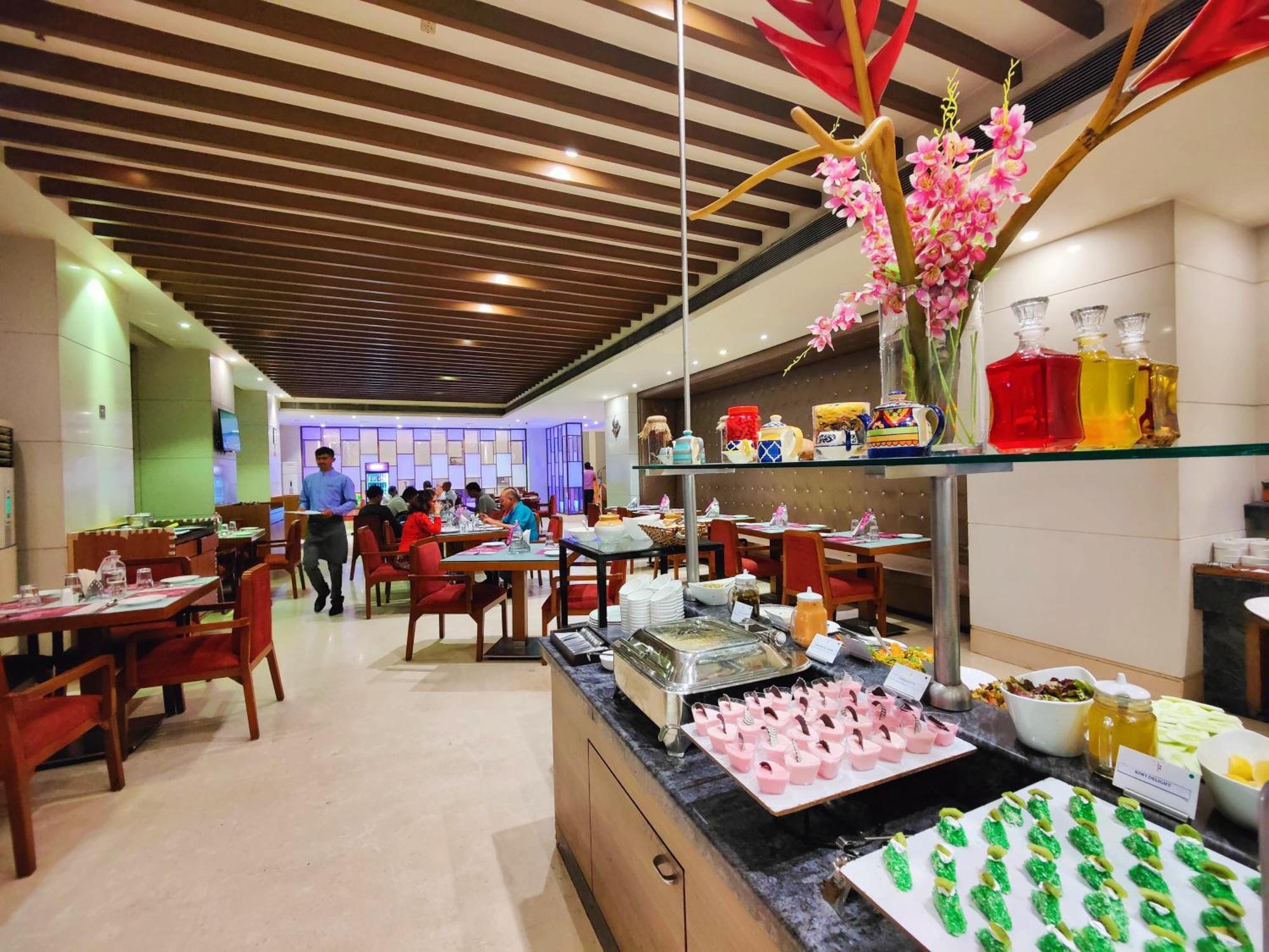 Regenta Central Grand Exotica Pimpri-Chinchwad Eksteriør billede
