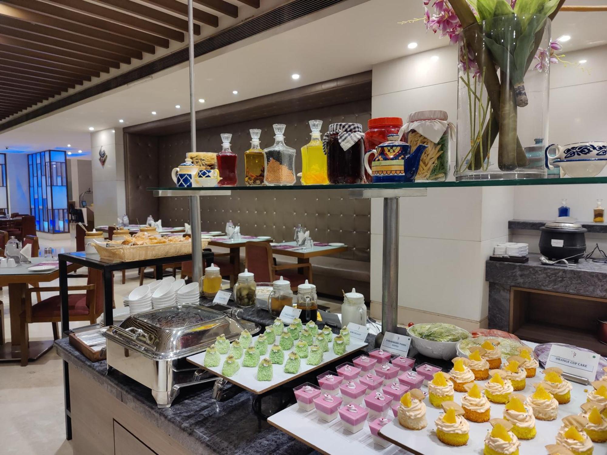 Regenta Central Grand Exotica Pimpri-Chinchwad Eksteriør billede