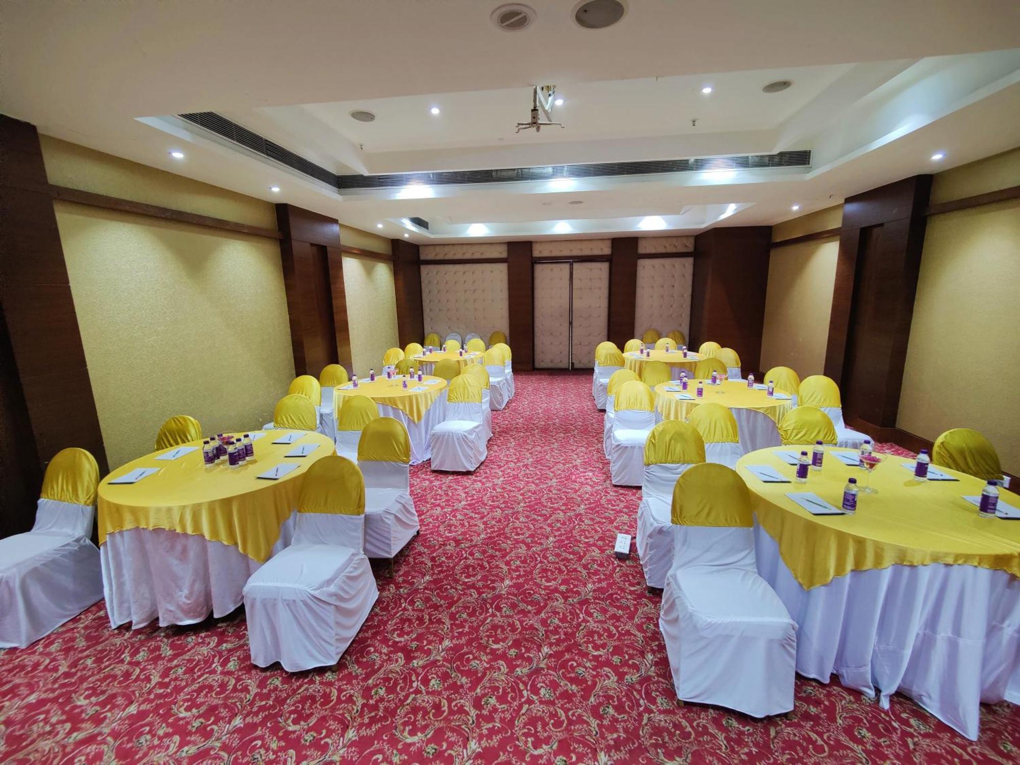Regenta Central Grand Exotica Pimpri-Chinchwad Eksteriør billede