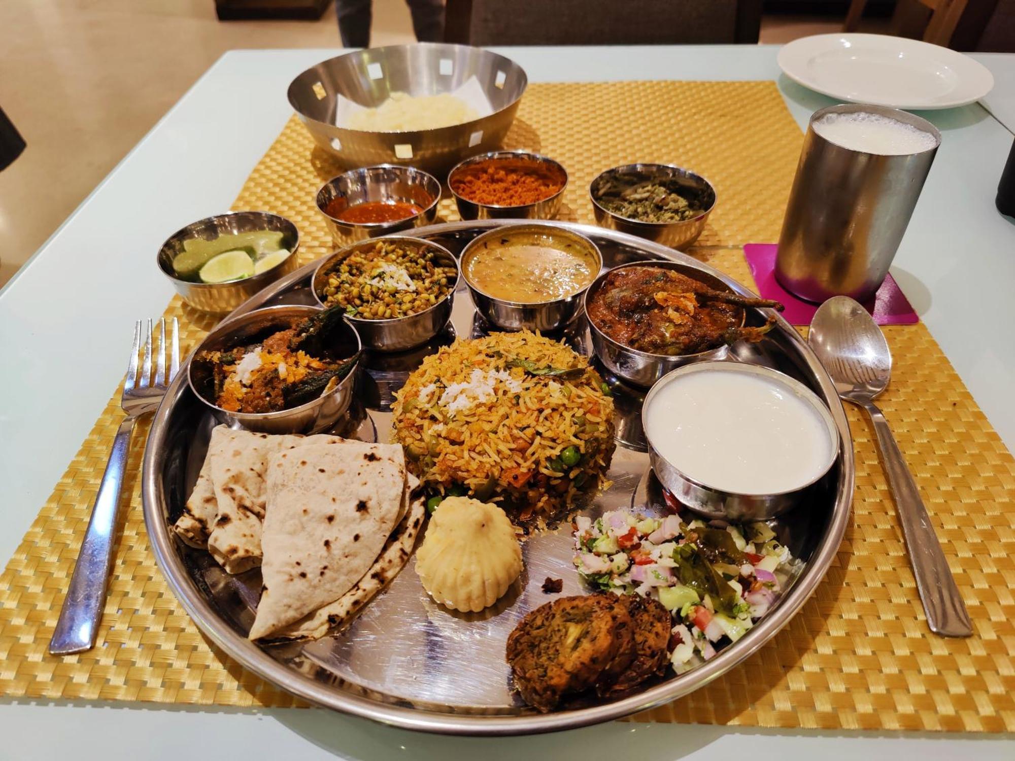 Regenta Central Grand Exotica Pimpri-Chinchwad Eksteriør billede