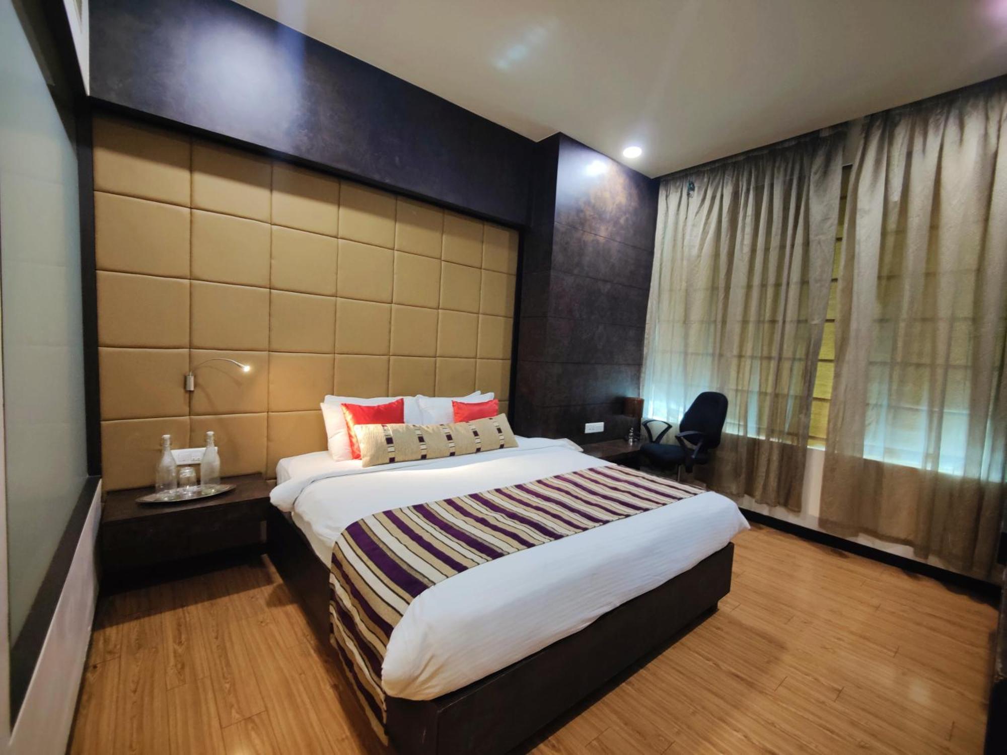 Regenta Central Grand Exotica Pimpri-Chinchwad Eksteriør billede