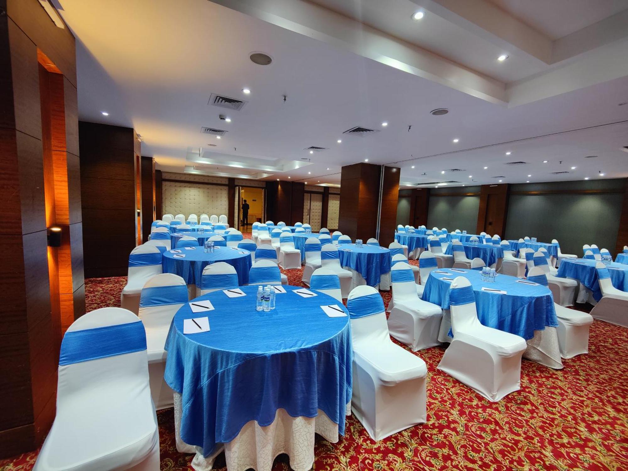 Regenta Central Grand Exotica Pimpri-Chinchwad Eksteriør billede