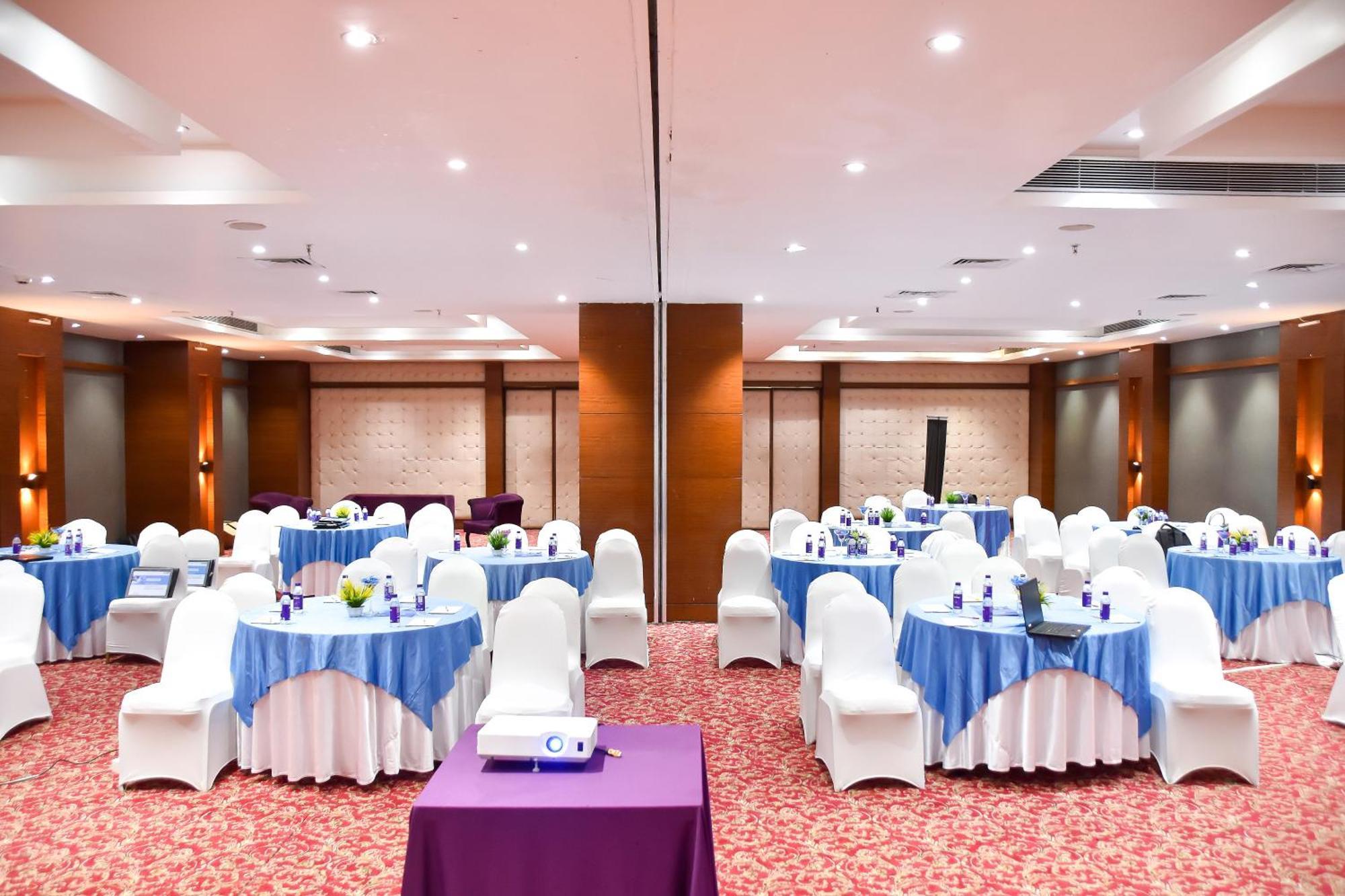 Regenta Central Grand Exotica Pimpri-Chinchwad Eksteriør billede