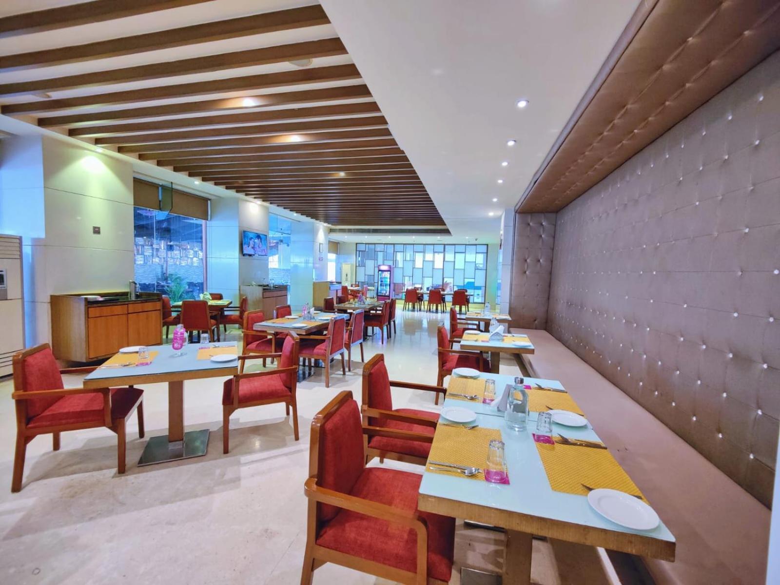 Regenta Central Grand Exotica Pimpri-Chinchwad Eksteriør billede