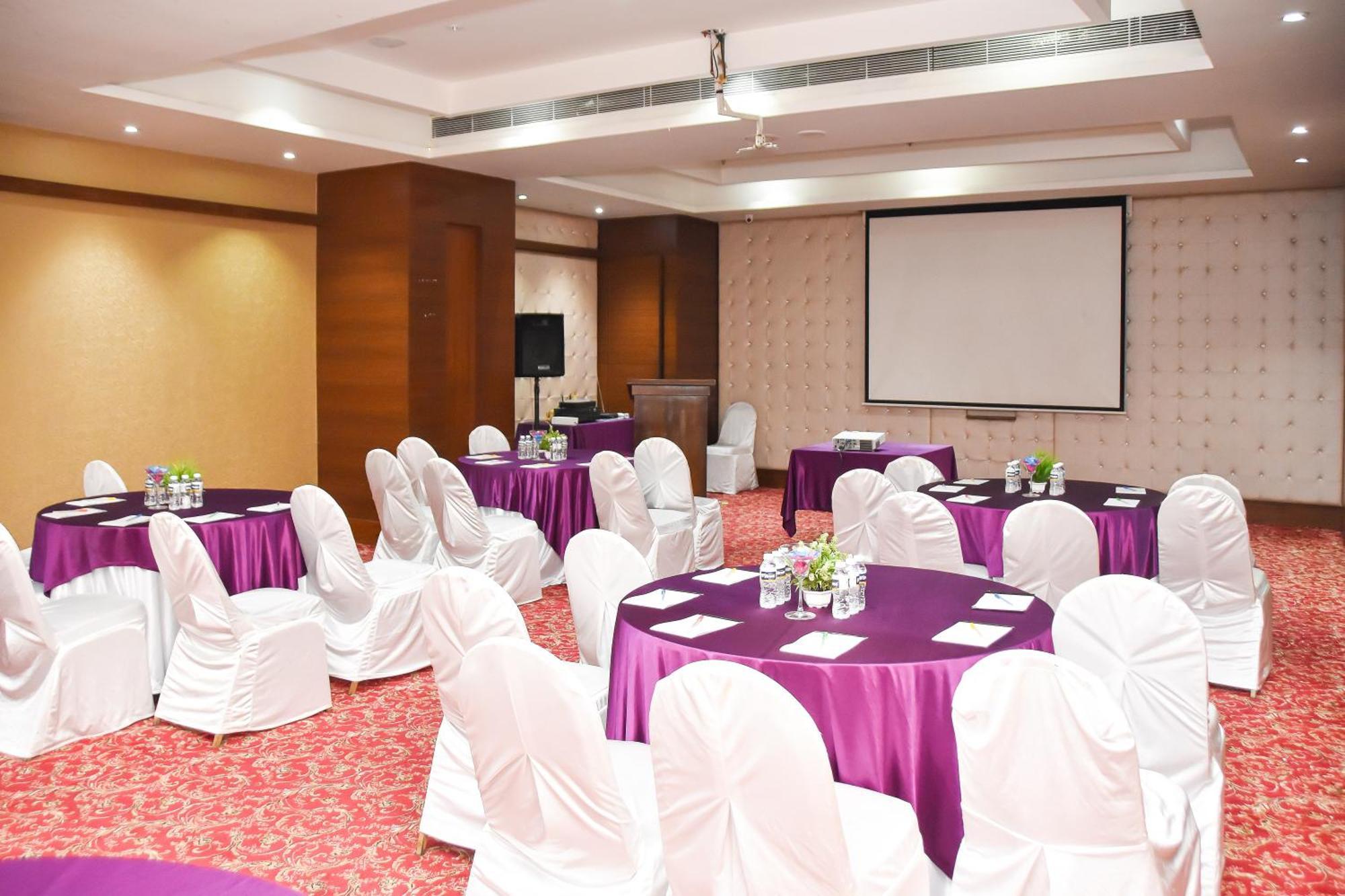 Regenta Central Grand Exotica Pimpri-Chinchwad Eksteriør billede