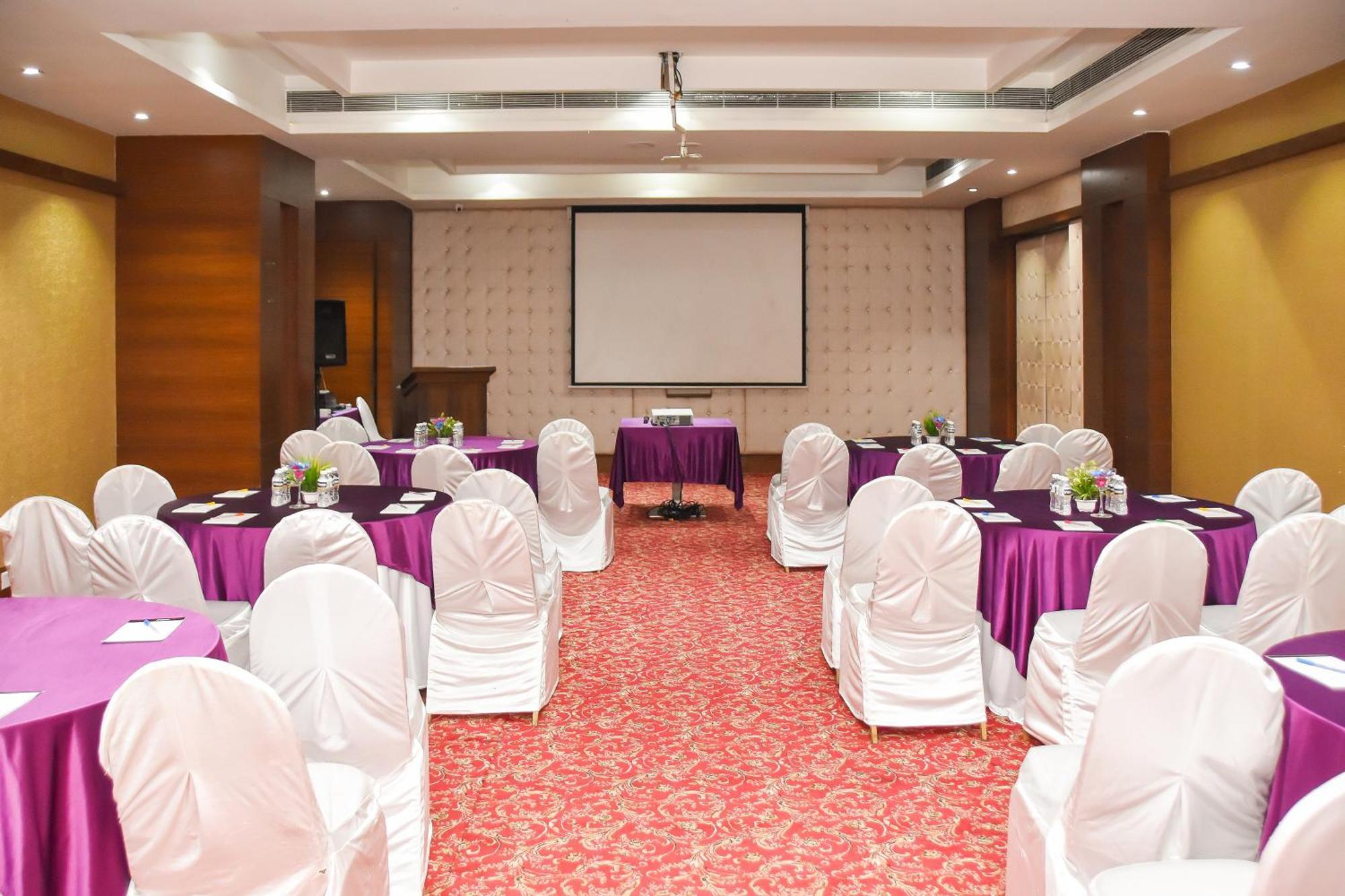 Regenta Central Grand Exotica Pimpri-Chinchwad Eksteriør billede